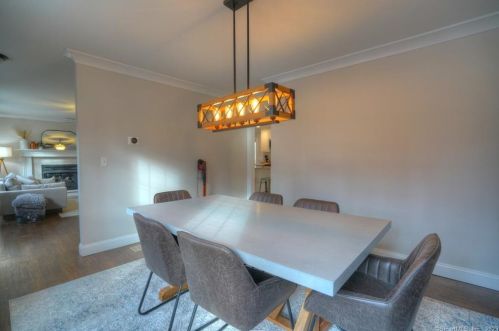 180 Briar Hill Rd, Groton CT  06340-2652 exterior