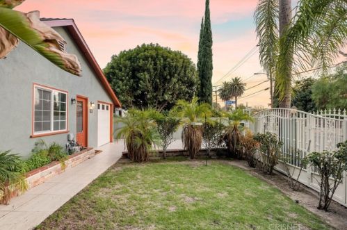 6302 Ethel Ave, Van Nuys, CA 91401-2523