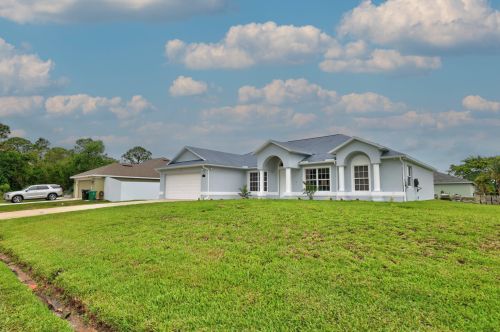1001 Bay State Rd, Fort Pierce, FL 34953-2361