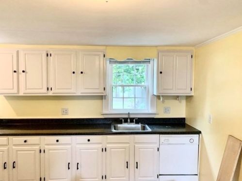 51 Poplar St, Danvers MA 01923-2455 exterior