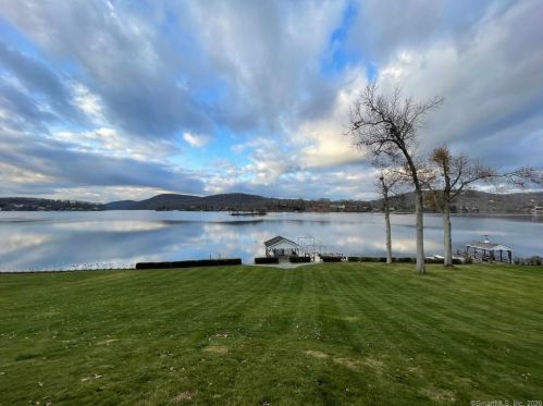 2 Arrowhead Rd, Brookfield Center, CT 06804-1535