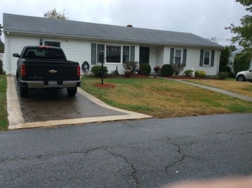 43 New Jersey Ave, Fall River, MA 02726-3784