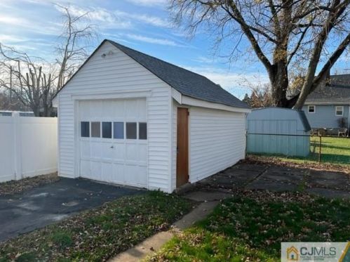 9 Harrison Ave, East Brunswick NJ  08816-4755 exterior