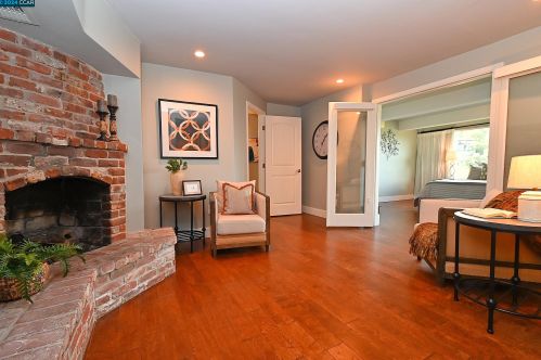 122 El Toyonal, Orinda CA  94563-2133 exterior