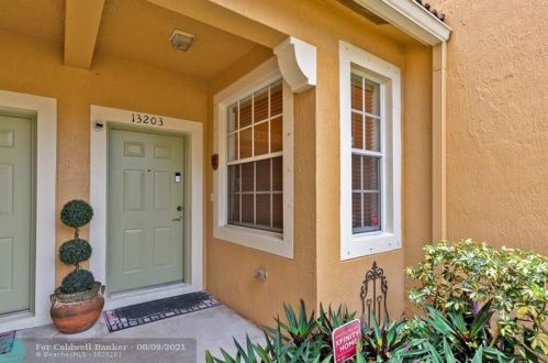 13203 44th St, Hollywood, FL 17103-3115