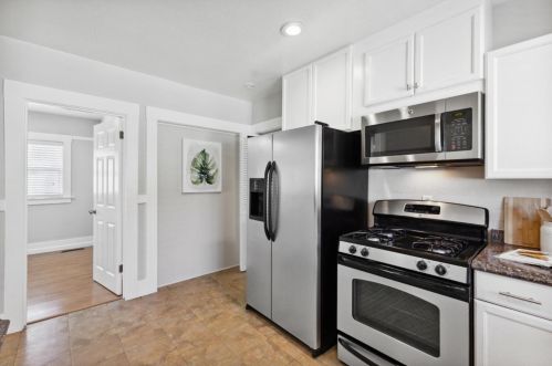 2924 61st Ave, Oakland CA  94605-1517 exterior