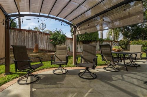 1325 Linsay Pl, Escondido CA  92026-3606 exterior