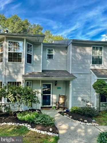 102 Pendragon Way, West Deptford, NJ 08051-2210