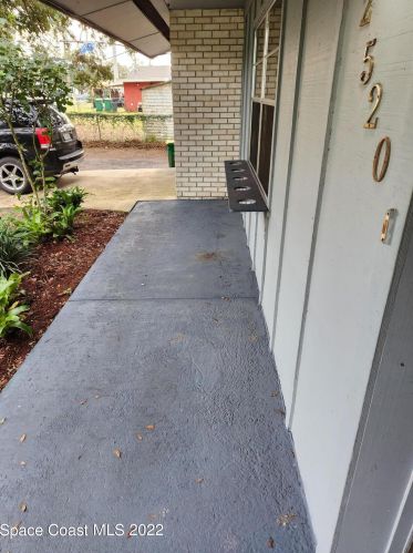 2520 Pine Ave, Mims FL  32754-2200 exterior