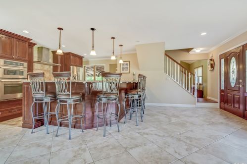 11 Mansfield Ln, Elwood, NY 11731-4132