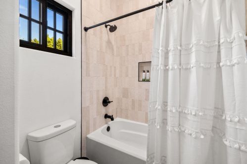 52815 Avenida Alvarado, La Quinta CA  92253-3318 exterior