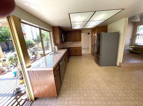 1826 Claudia Ave, Simi Valley CA 93065-3642 exterior