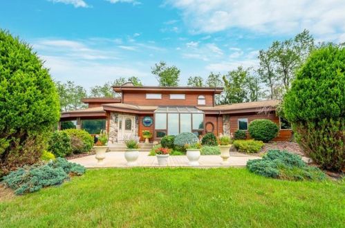 315 Ridge Rd, Eighty Four, PA 15330-1635