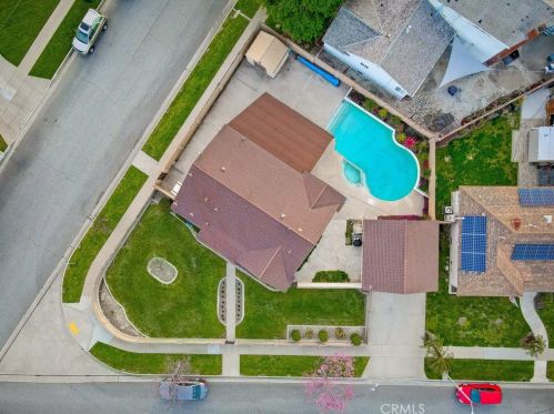 5207 Stevely Ave, Lakewood CA  90713-2114 exterior