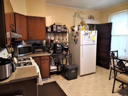 71 Merchant St, Bridgeport CT  06604-2214 exterior