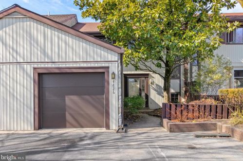4826 Hogan Dr, Wilmington, DE 19808-1741