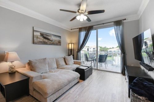 7302 Myrtlewood Cir, West Palm Beach, FL 33418-6743