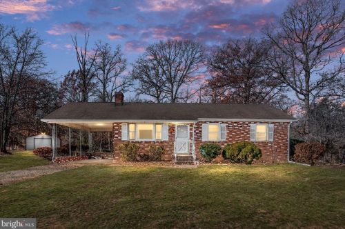 52 Rocky Ln, Fredericksburg, VA 22406-6220