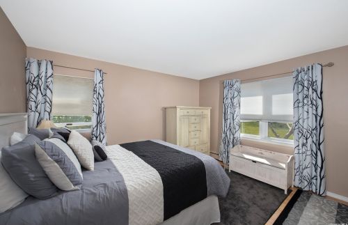 13 Maryland Blvd, Hampton Bays NY  11946-2652 exterior