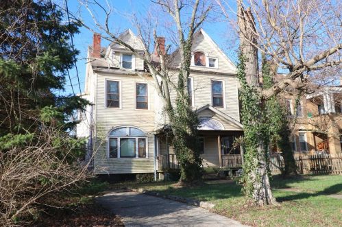 987 Burton Ave, Cincinnati, OH 45229-2205