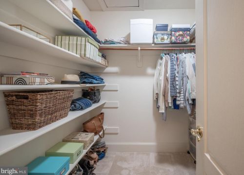 281 Golden Woods Ct, Great Falls VA  22066-4152 exterior