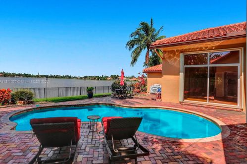 18631 39th St, Hollywood FL  33029-2703 exterior