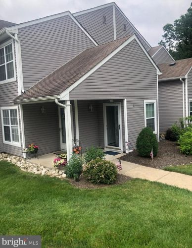 2705 Bennett Pl, Southampton, PA 18966-2691
