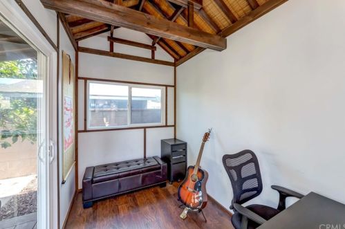 1740 Hickory Ave, Torrance CA 90503-7219 exterior