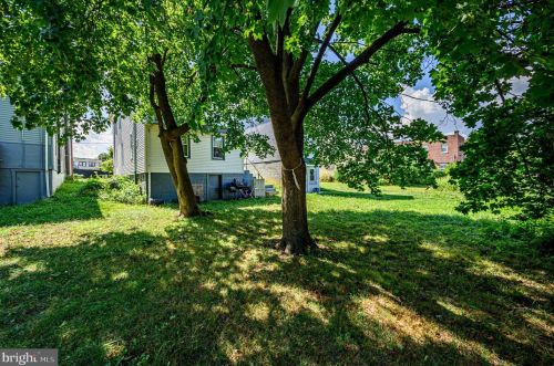 18 Barber Ave, West Deptford NJ  08096-2414 exterior