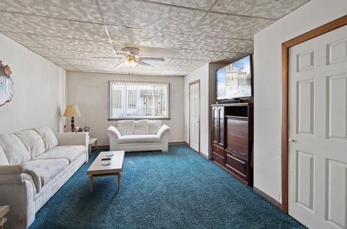 3824 Howley St, Pittsburgh PA 15224-1439 exterior