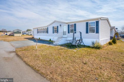 140 Pine Cone Dr, Dover, DE 19901-1972