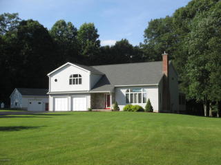 60 Millwood Dr, Bangor, PA 18013-9684