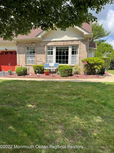 39 Riva Blvd, Bricktown, NJ 08723-7977