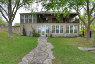 799 Oakland Hills Ln, Kerrville, TX 78028-6429