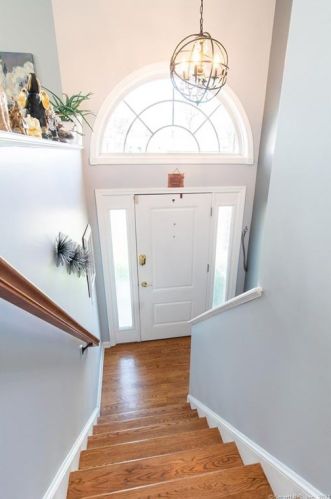 62 William St, Milford CT  06461-3041 exterior