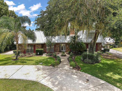 32750 Lakeshore Dr, Tavares, FL 32778-5036