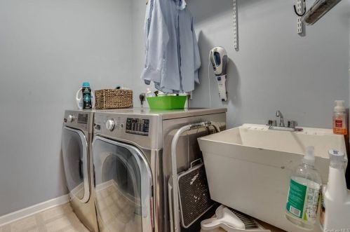 323 Honness Rd, Fishkill NY  12524-2983 exterior