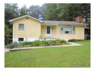 404 Hillcrest Cir, Hendersonville, NC 28792-3008