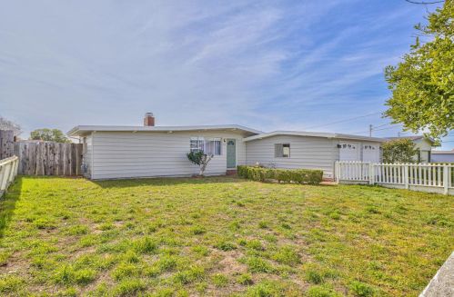 292 Park Cir, Marina, CA 93933-2714