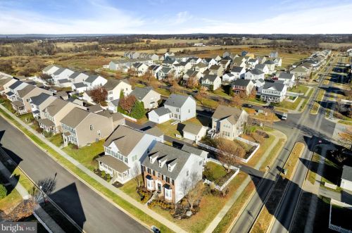 144 Colonial Dr, Charles Town WV  25414-4497 exterior