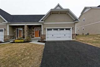 51 Lorenzo Dr, Troy, NY 12180-7814