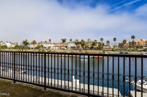 3947 Hemlock St, Oxnard CA  93035-1427 exterior