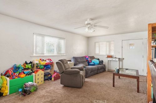 1744 Oakdale St, Chico CA  95928-7047 exterior