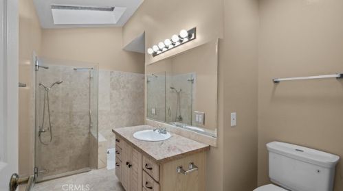 1942 Los Encinos Ave, Glendale CA  91208-2113 exterior