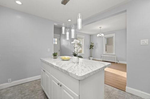 219 6th St, Bridgeport CT  06607-1046 exterior