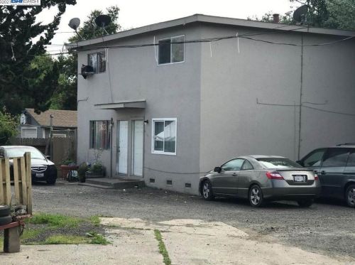 3501 Moorland Ave, Santa Rosa, CA 95407-8132