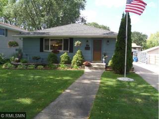 1971 Northwood Dr, Saint Paul, MN 55109-4030