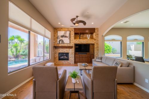 15549 Cactus Dr, Scottsdale AZ 85268-3166 exterior