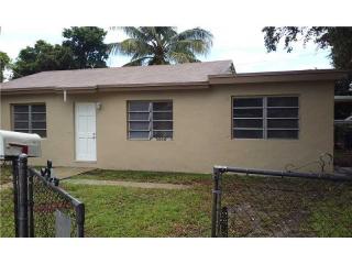 3050 106th St, Miami, FL 33147-1138