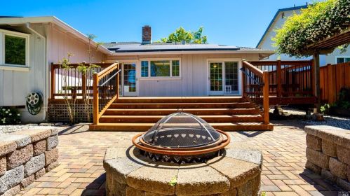 215 Simone Pl, Santa Rosa CA  95409-3736 exterior